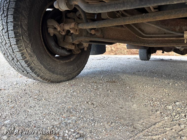 image for item FG0184 2001 Ford E350 utility van