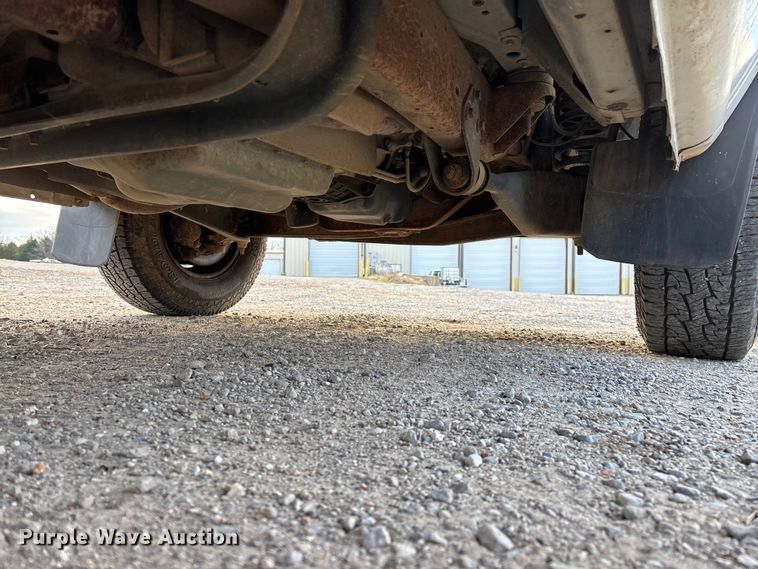 image for item FG0184 2001 Ford E350 utility van