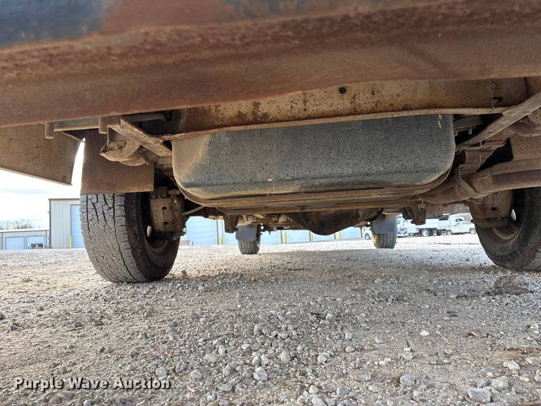 image for item FG0184 2001 Ford E350 utility van