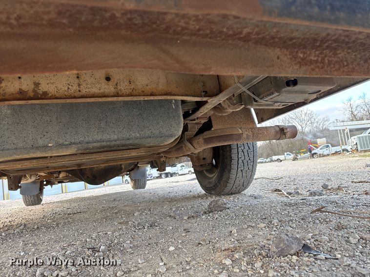 image for item FG0184 2001 Ford E350 utility van