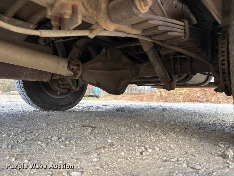 image for item FG0184 2001 Ford E350 utility van
