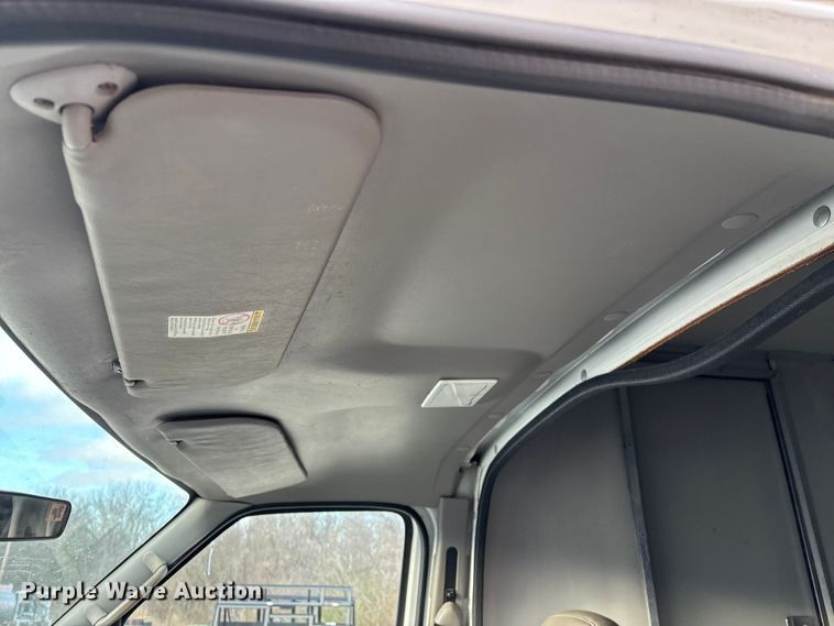 image for item FG0184 2001 Ford E350 utility van
