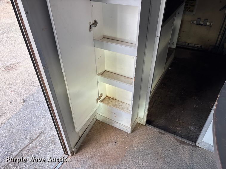 image for item FG0184 2001 Ford E350 utility van