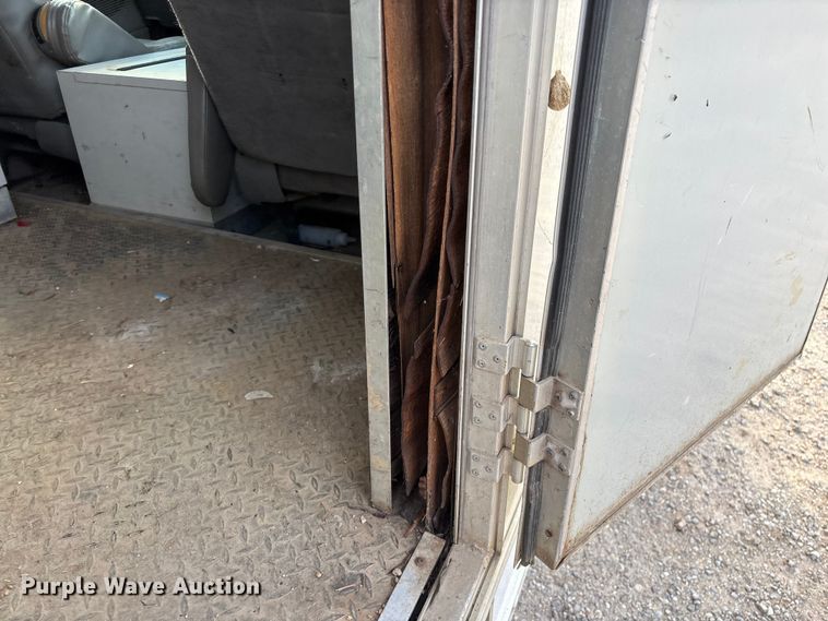 image for item FG0184 2001 Ford E350 utility van