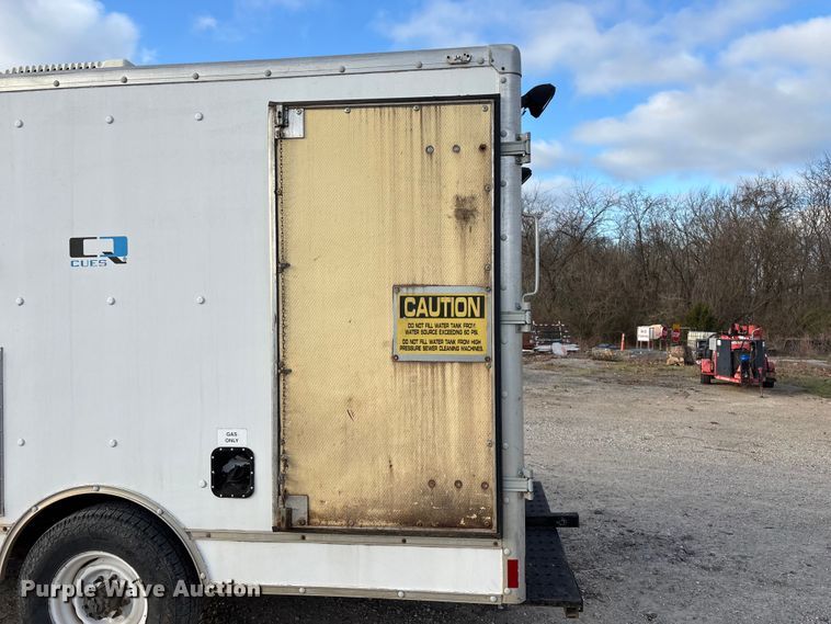 image for item FG0184 2001 Ford E350 utility van