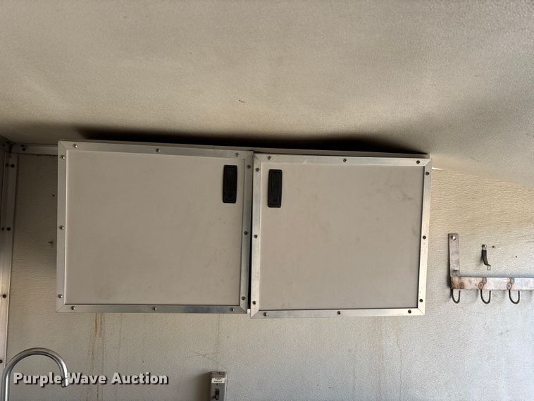 image for item FG0184 2001 Ford E350 utility van