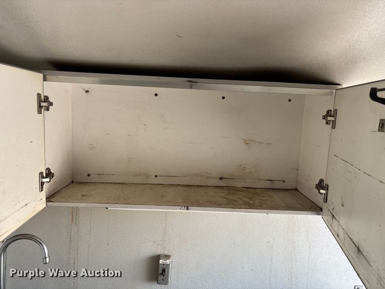 image for item FG0184 2001 Ford E350 utility van