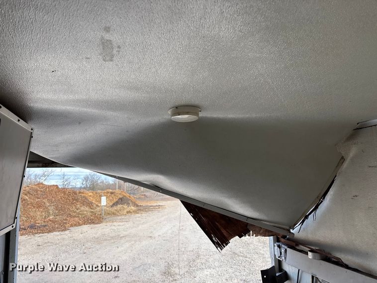 image for item FG0184 2001 Ford E350 utility van