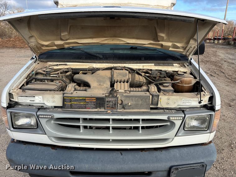 image for item FG0184 2001 Ford E350 utility van