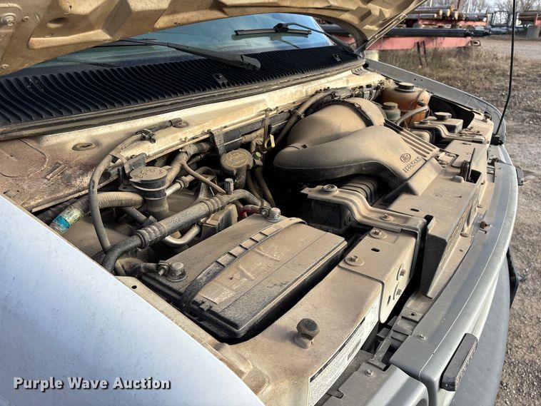 image for item FG0184 2001 Ford E350 utility van