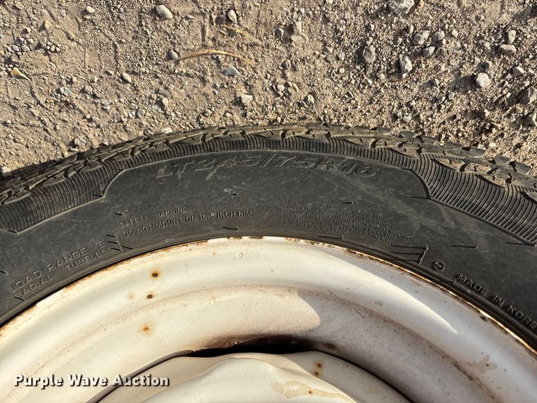 image for item FG0184 2001 Ford E350 utility van