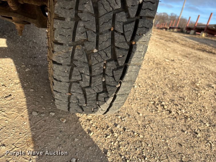 image for item FG0184 2001 Ford E350 utility van