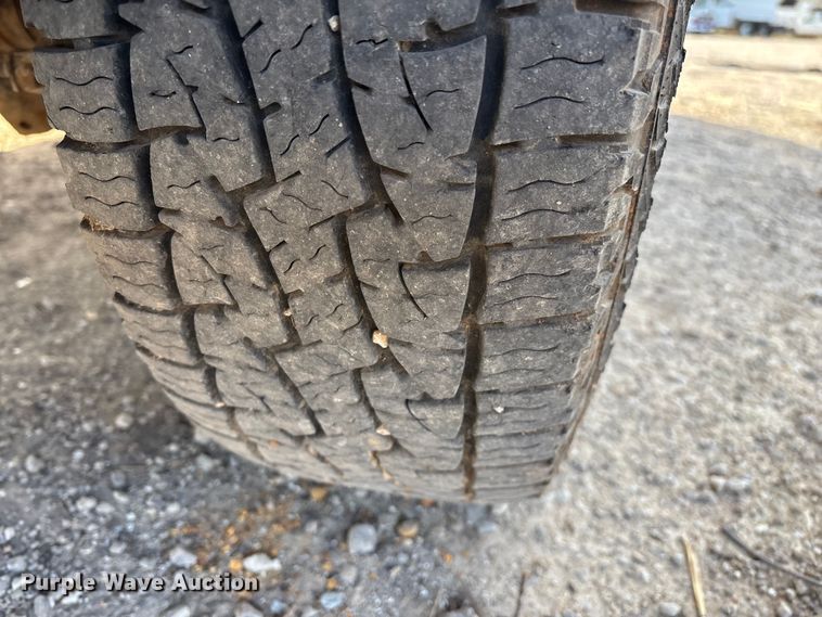 image for item FG0184 2001 Ford E350 utility van