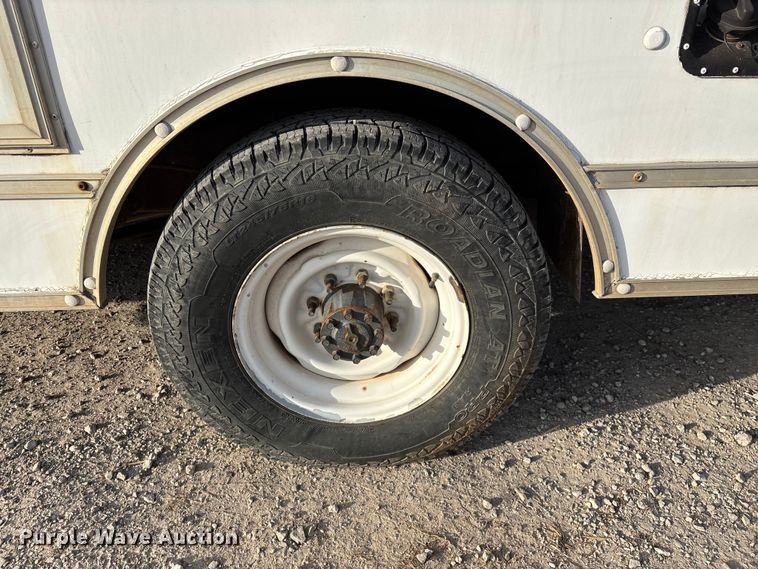 image for item FG0184 2001 Ford E350 utility van