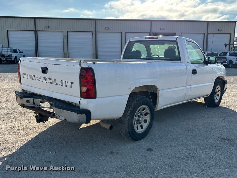 image for item FG0185 2005 Chevrolet Silverado 1500 pickup truck