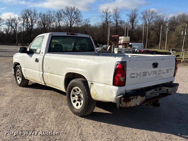 image for item FG0185 2005 Chevrolet Silverado 1500 pickup truck