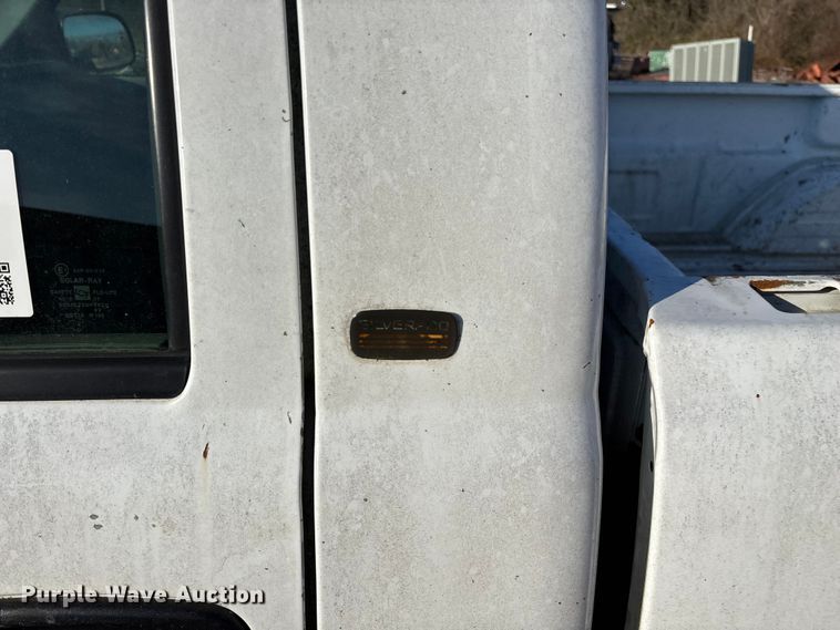 image for item FG0185 2005 Chevrolet Silverado 1500 pickup truck