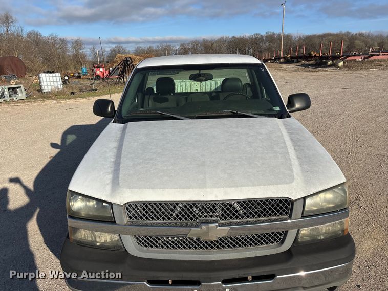 image for item FG0185 2005 Chevrolet Silverado 1500 pickup truck