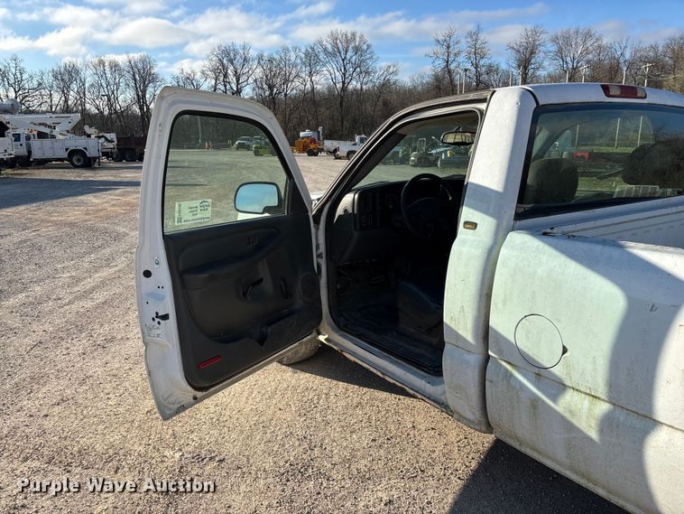 image for item FG0185 2005 Chevrolet Silverado 1500 pickup truck