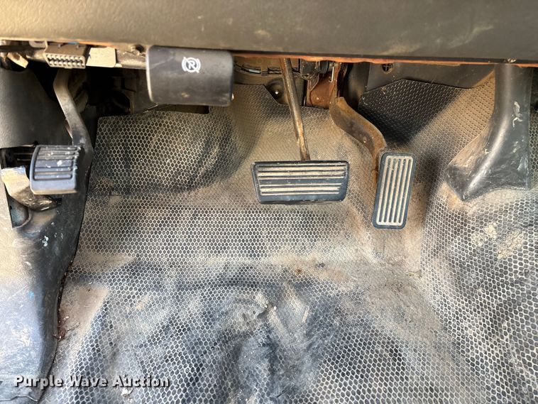 image for item FG0185 2005 Chevrolet Silverado 1500 pickup truck