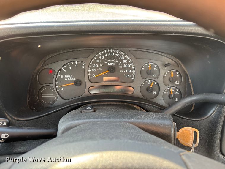 image for item FG0185 2005 Chevrolet Silverado 1500 pickup truck