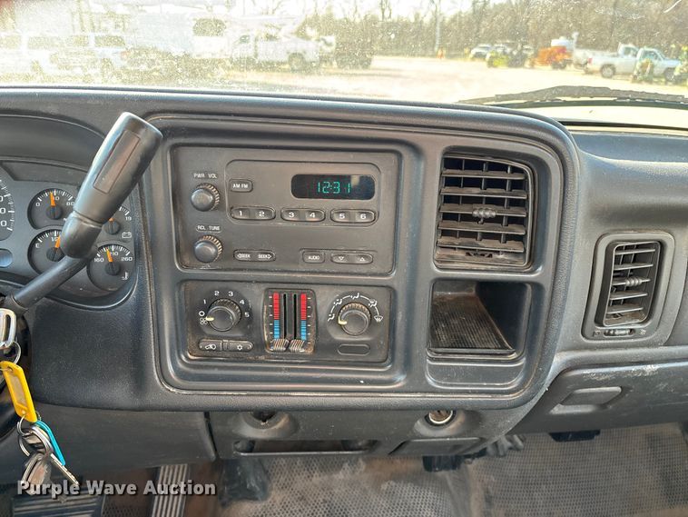 image for item FG0185 2005 Chevrolet Silverado 1500 pickup truck
