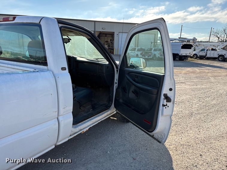 image for item FG0185 2005 Chevrolet Silverado 1500 pickup truck