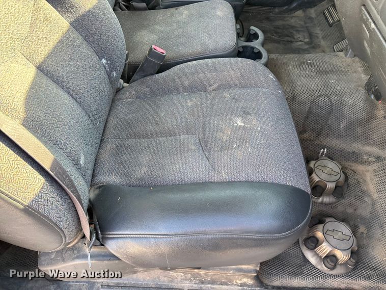 image for item FG0185 2005 Chevrolet Silverado 1500 pickup truck