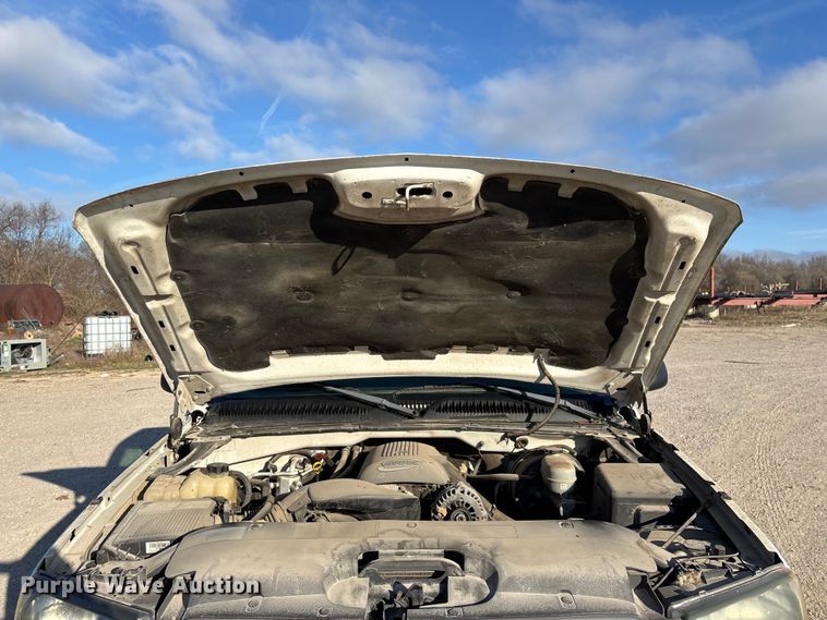 image for item FG0185 2005 Chevrolet Silverado 1500 pickup truck
