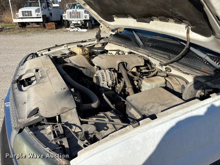 image for item FG0185 2005 Chevrolet Silverado 1500 pickup truck