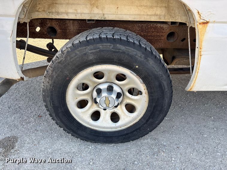 image for item FG0185 2005 Chevrolet Silverado 1500 pickup truck