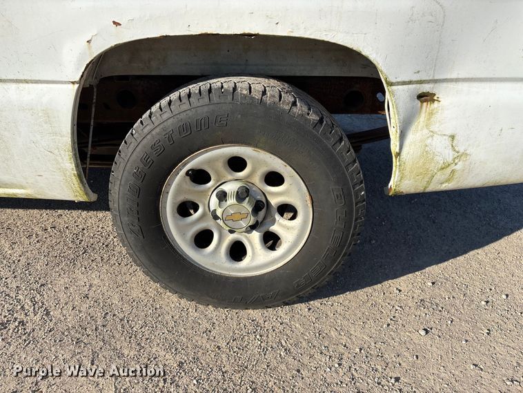 image for item FG0185 2005 Chevrolet Silverado 1500 pickup truck