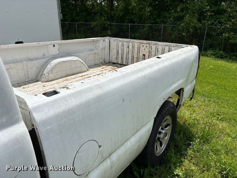 image for item FG0185 2005 Chevrolet Silverado 1500 pickup truck