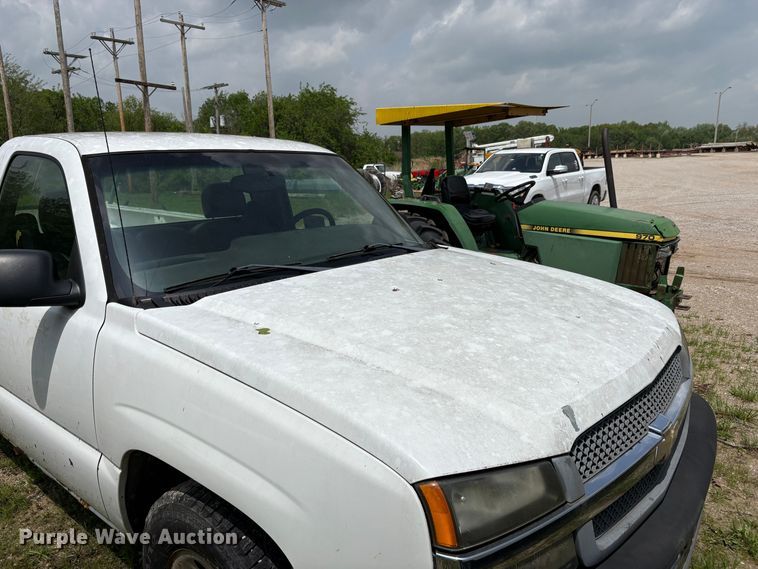 image for item FG0185 2005 Chevrolet Silverado 1500 pickup truck