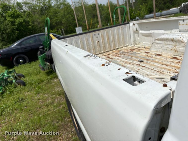 image for item FG0185 2005 Chevrolet Silverado 1500 pickup truck