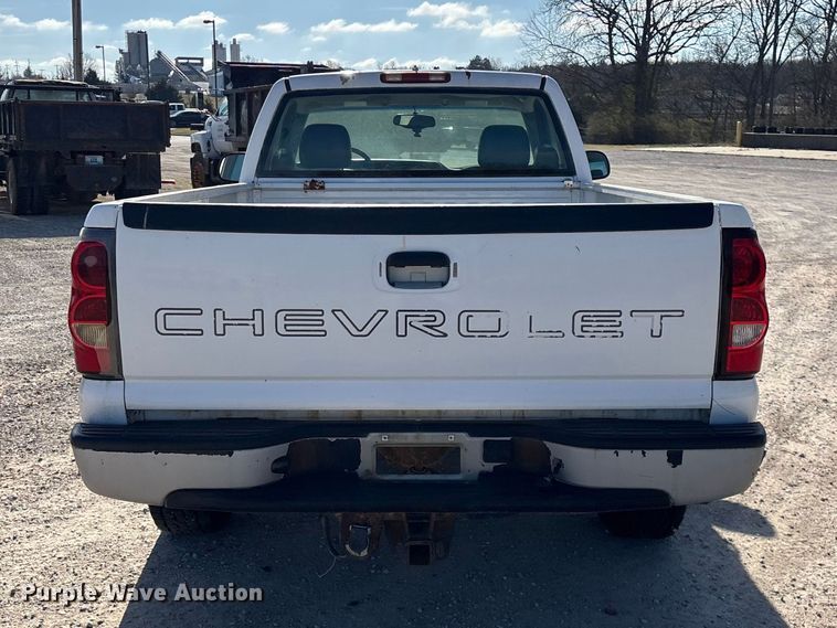 image for item FG0186 2005 Chevrolet Silverado 1500 pickup truck
