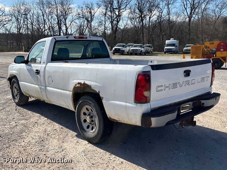 image for item FG0186 2005 Chevrolet Silverado 1500 pickup truck