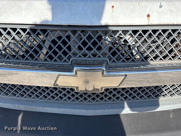 image for item FG0186 2005 Chevrolet Silverado 1500 pickup truck