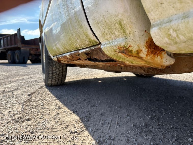 image for item FG0186 2005 Chevrolet Silverado 1500 pickup truck