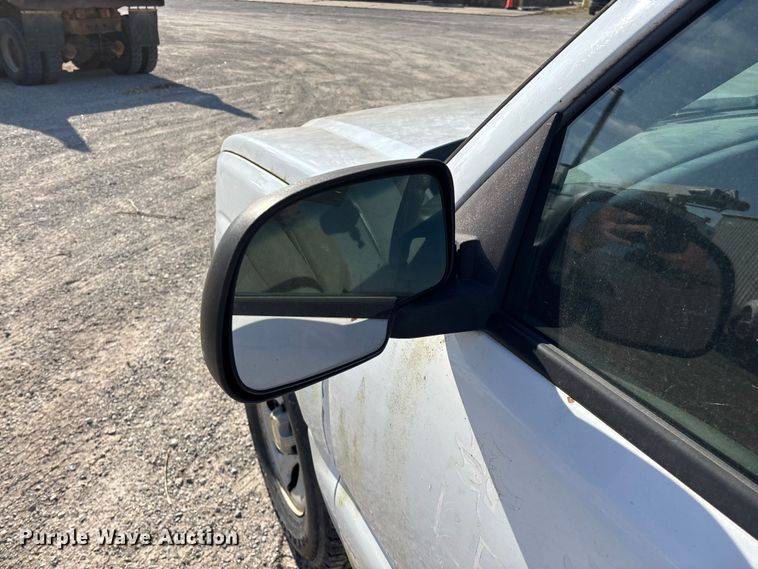 image for item FG0186 2005 Chevrolet Silverado 1500 pickup truck