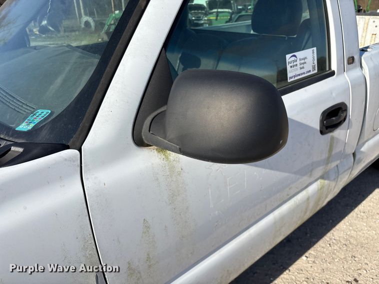 image for item FG0186 2005 Chevrolet Silverado 1500 pickup truck