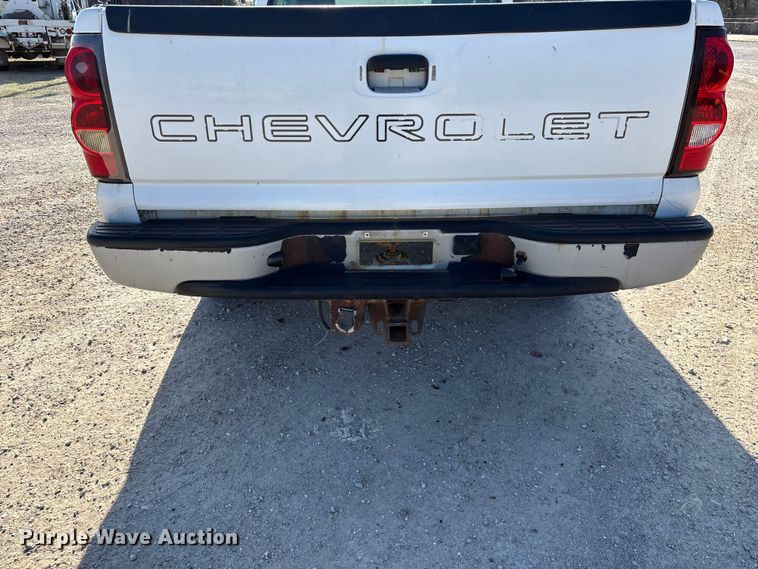 image for item FG0186 2005 Chevrolet Silverado 1500 pickup truck