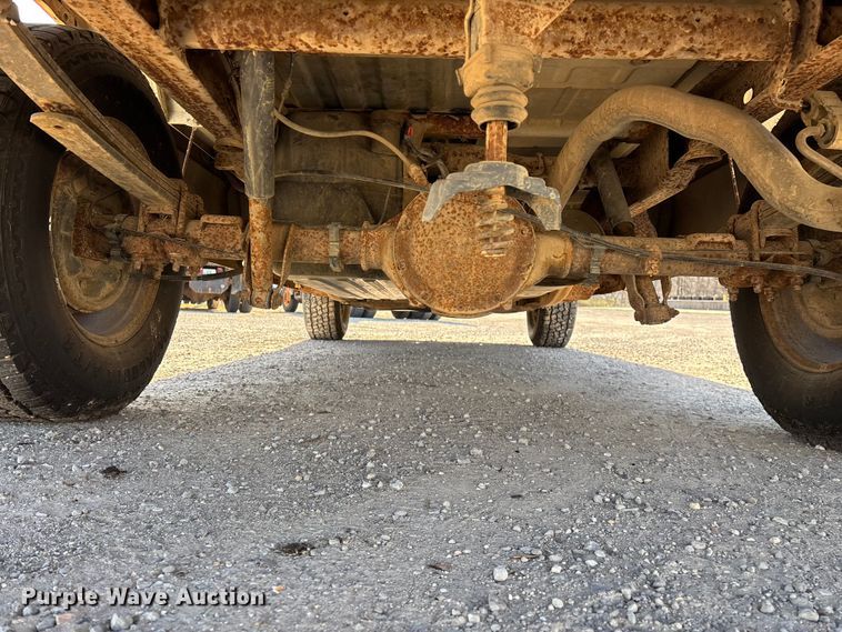 image for item FG0186 2005 Chevrolet Silverado 1500 pickup truck