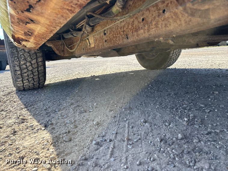 image for item FG0186 2005 Chevrolet Silverado 1500 pickup truck