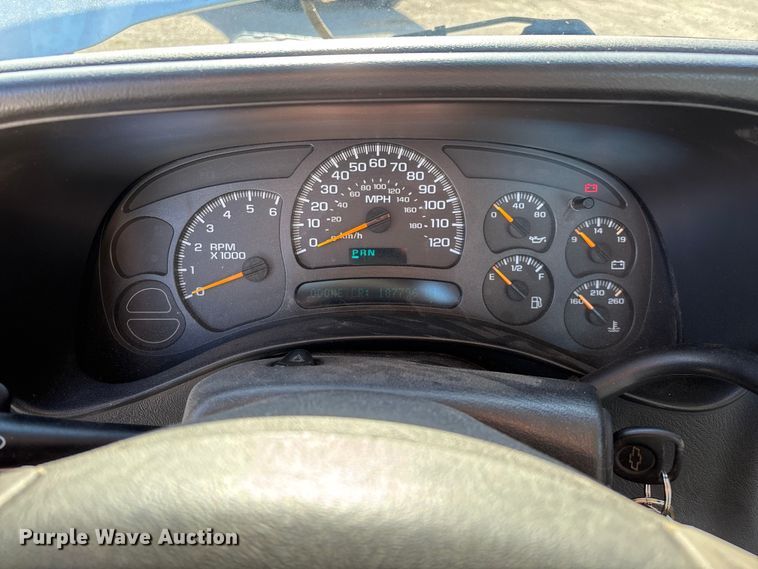 image for item FG0186 2005 Chevrolet Silverado 1500 pickup truck