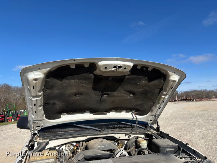 image for item FG0186 2005 Chevrolet Silverado 1500 pickup truck