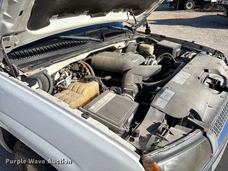 image for item FG0186 2005 Chevrolet Silverado 1500 pickup truck