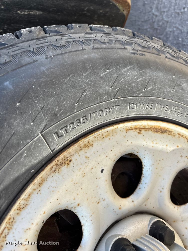 image for item FG0186 2005 Chevrolet Silverado 1500 pickup truck