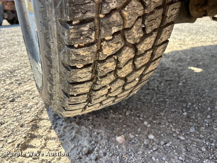 image for item FG0186 2005 Chevrolet Silverado 1500 pickup truck