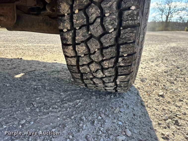 image for item FG0186 2005 Chevrolet Silverado 1500 pickup truck